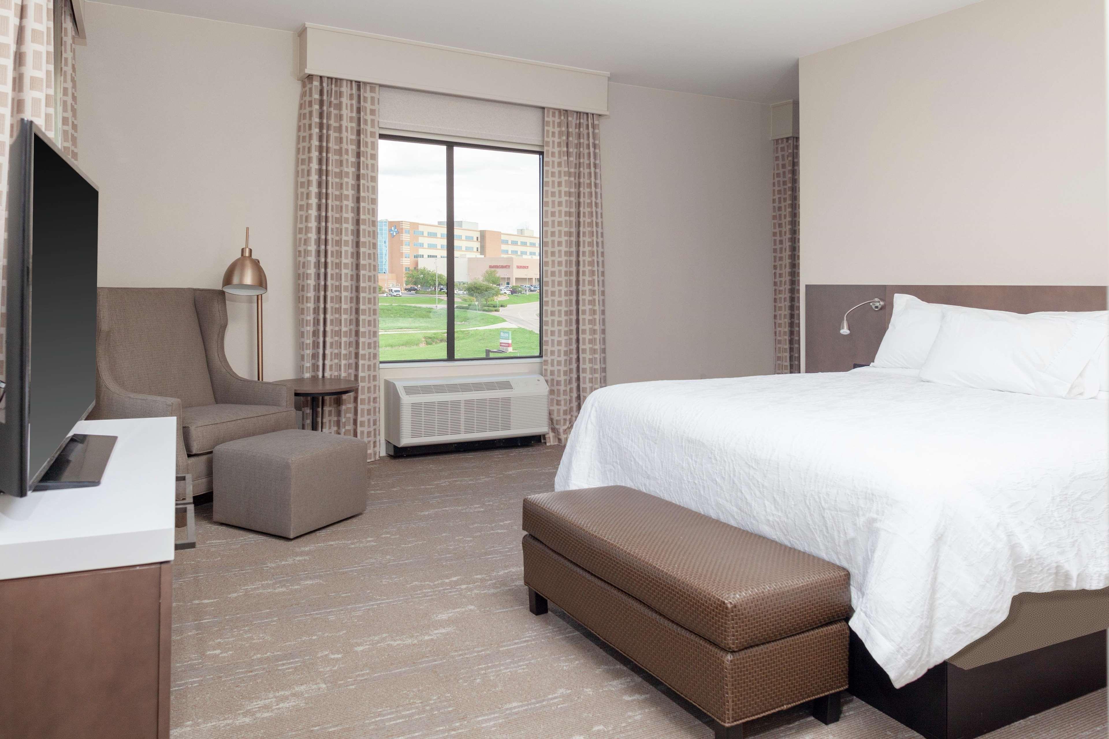 Hilton Garden Inn Waco Exterior photo