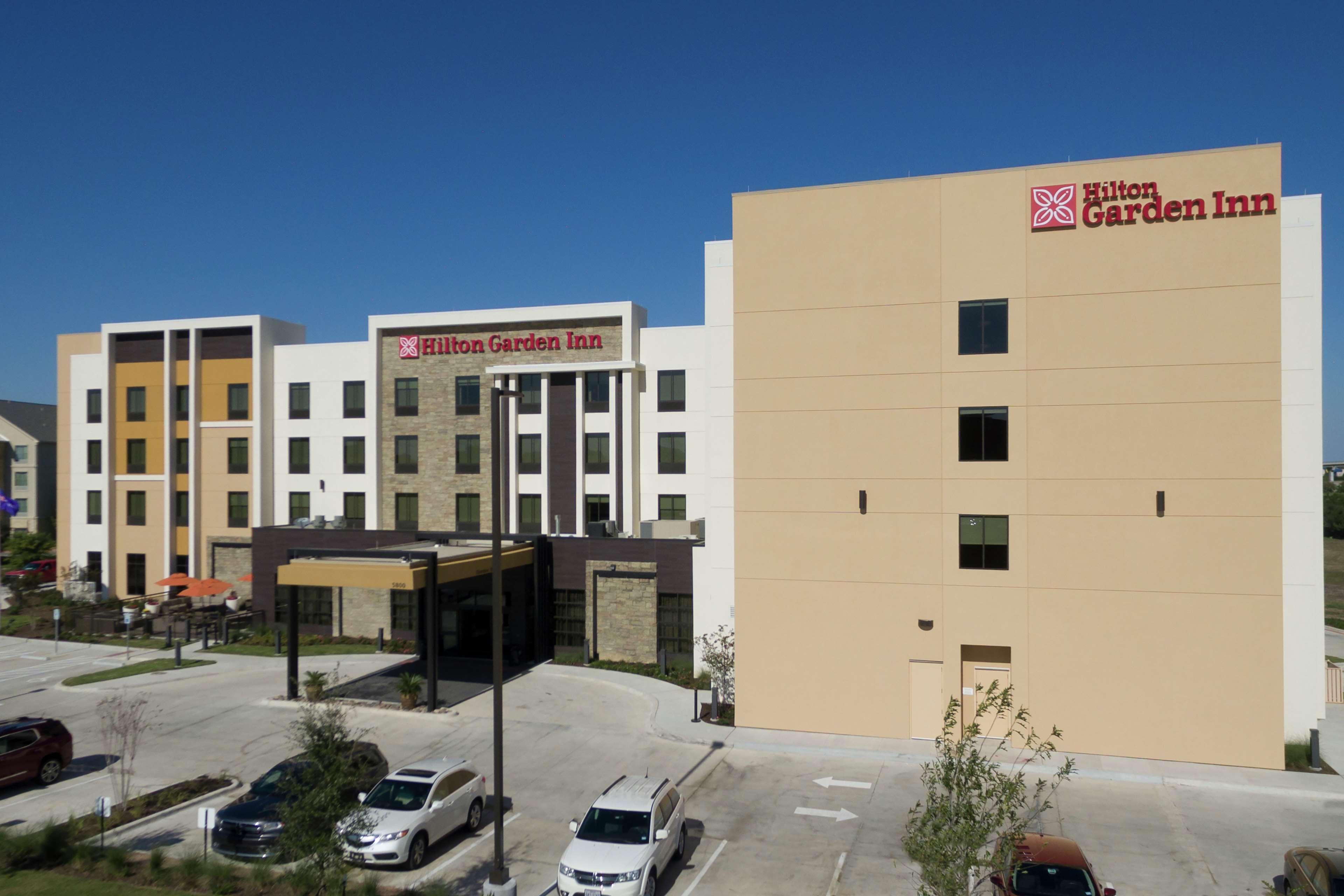 Hilton Garden Inn Waco Exterior photo