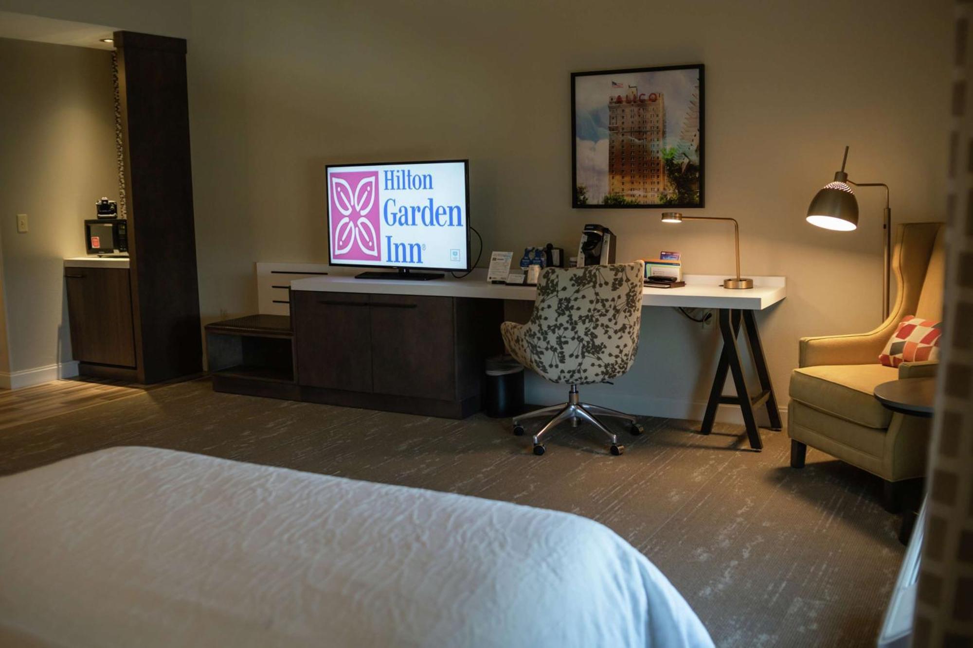 Hilton Garden Inn Waco Exterior photo